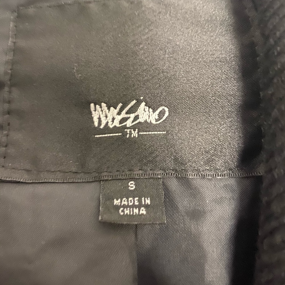 Leather jacket - Picture 2 of 2